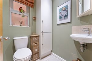 Guest WC- click for photo gallery
